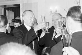 Ein kurioses, kostbares Geburtstagsgeschenk aus dem Jahr 1960 